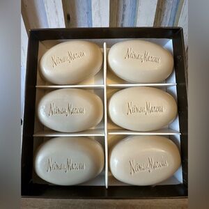 Neiman Marcus Guest Soap Box Set of 6 VANILLA Oval Bars In Box Vintage NOS Soaps